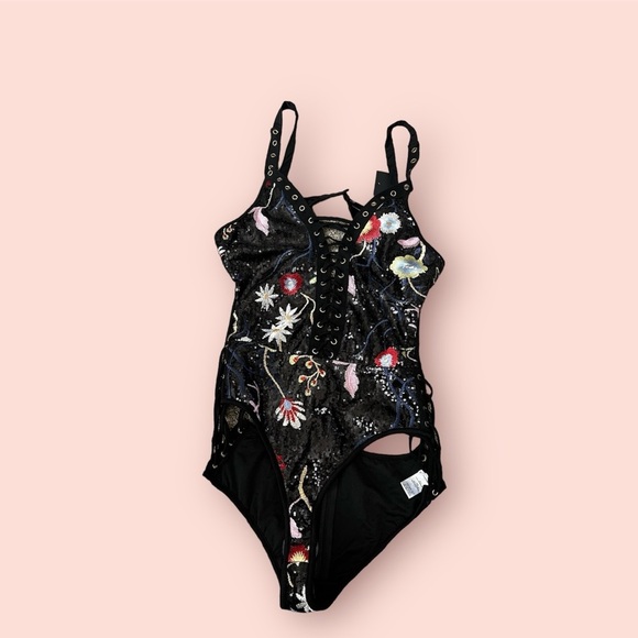 Fashion Nova Other - Fashion Nova, flirty, floral teddy